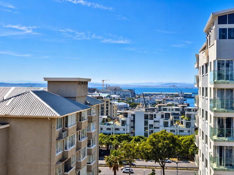 2 Bedroom Property for Sale in Green Point Western Cape